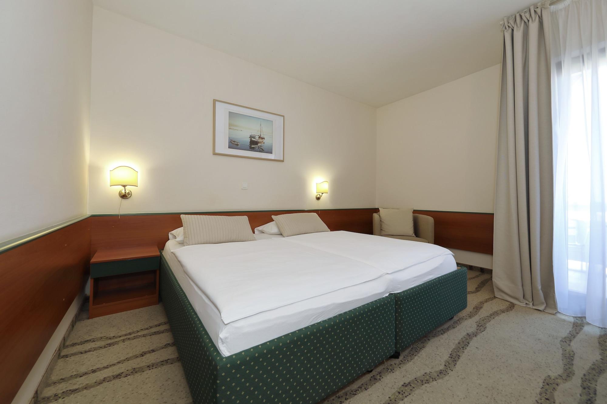 Hotel Mediteran Задар Экстерьер фото