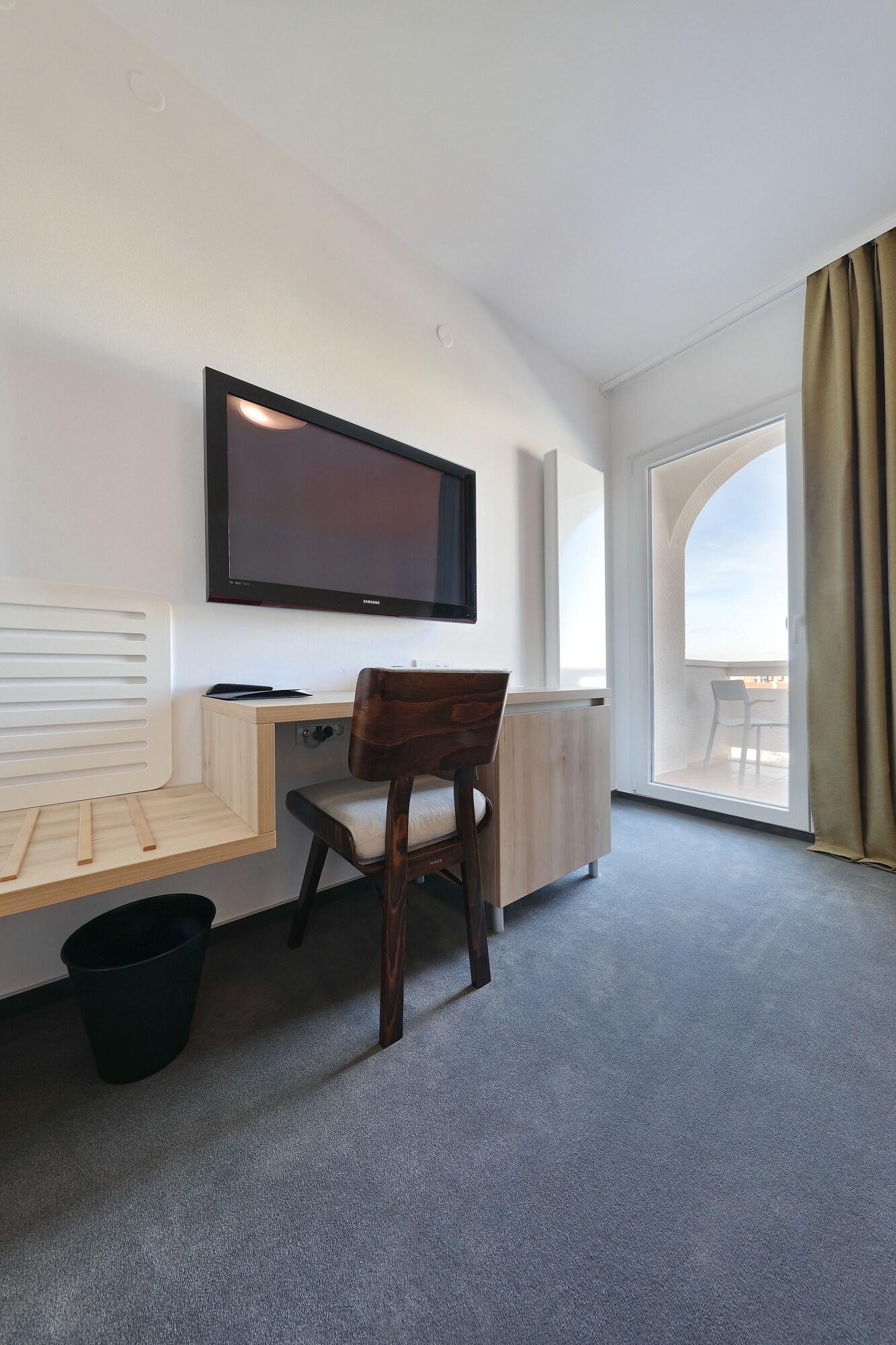 Hotel Mediteran Задар Экстерьер фото