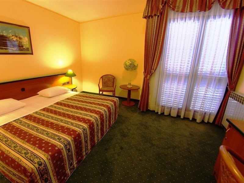 Hotel Mediteran Задар Экстерьер фото