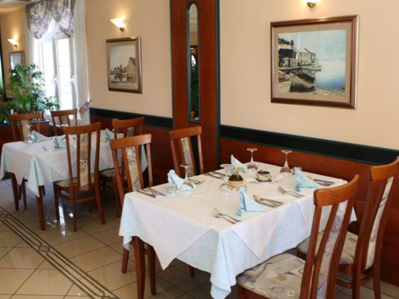 Hotel Mediteran Задар Экстерьер фото
