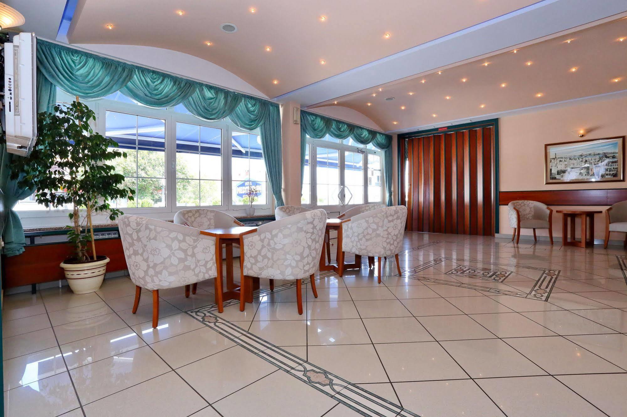 Hotel Mediteran Задар Экстерьер фото