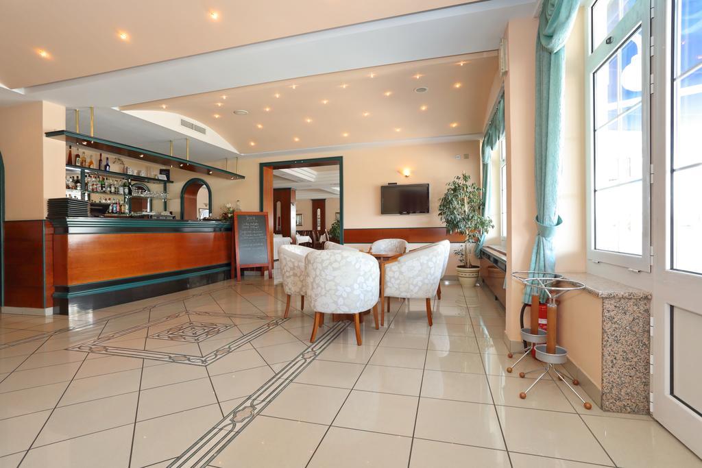 Hotel Mediteran Задар Экстерьер фото